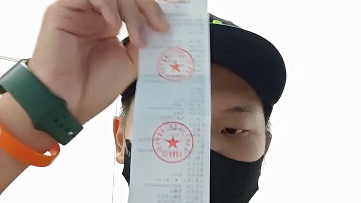 Tôi chính là anh chàng xui xẻo bị đâm bên ngoài gian trưng bày GT Show ở Tô Châu.