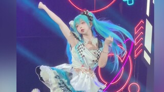 偶像级表情管理！MMJ初音未来的MJM直拍