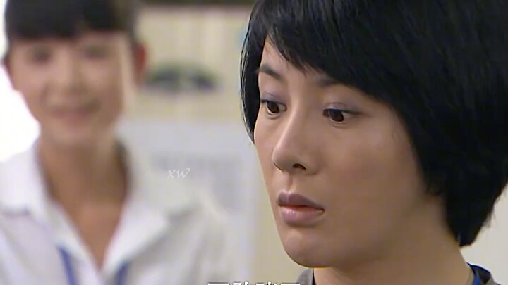 Cô gái đẹp cứ ngỡ bạn trai nghèo tặng nhẫn kim cương giả, nào ngờ chuyên gia giám định mới biết nó t