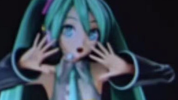 My youth is back! Hatsune Miku cosplays the world's best princess