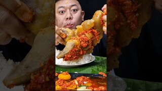 Makan sop geragot ter enak sih ini