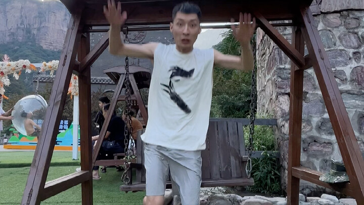 Akan saya tunjukkan sebuah trik sulap untuk kalian, Tangan Hitam