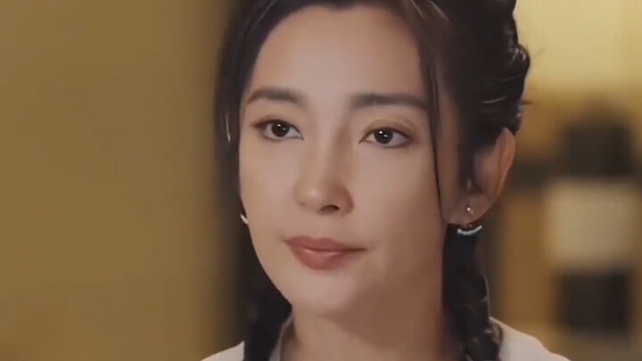 #Li Bingbing menyewa pesawat khusus untuk pulang ke Tiongkok guna berobat; dulu banyak orang yang ti
