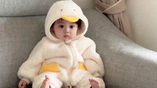 โอ้พระเจ้า! ทำไมทารกคนนี้ถึงดูเหมือนเปลือกบางแต่ไส้เยอะแบบนี้นะ