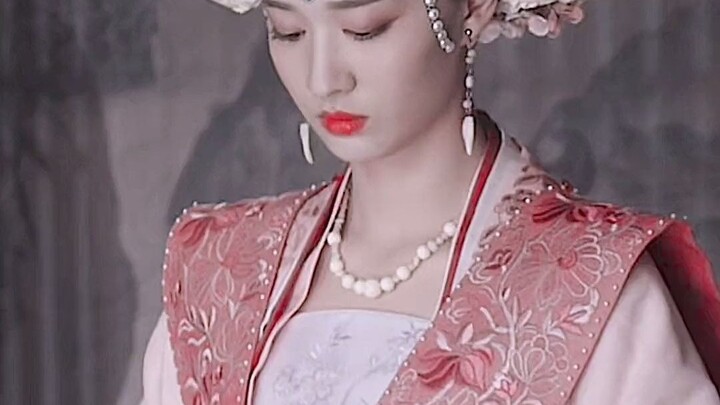 [Qing Ping Le] Everyone knew Emperor Renzong of Song doted on Consort Zhang; even those in the palac
