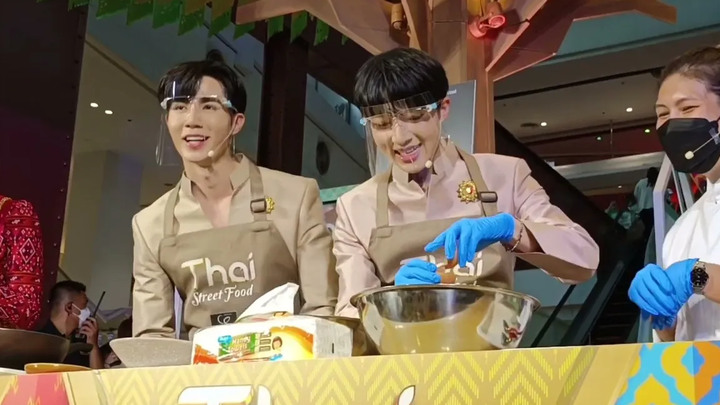 10042022 • ซีนุนิว ZeeNuNew Thai Street Food CentralfoodhallXZeeNuNew