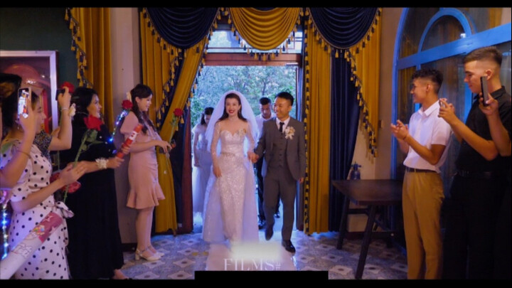 Let's take a look at a Xinjiang wedding!