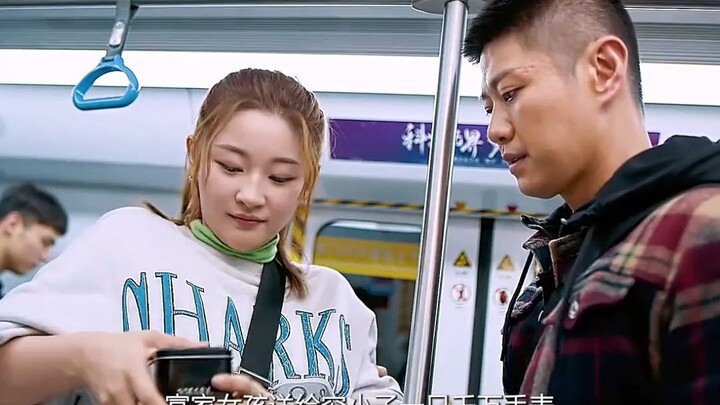 A rich girl gifted her poor boyfriend a watch worth tens of millions, but her boyfriend surprisingly