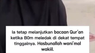 mereka tetap membaca Al Qur'an walaupun sedang didalam keadaan yg tidak mendukung