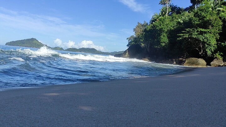 Cantiknya Pantai di pagi hari.