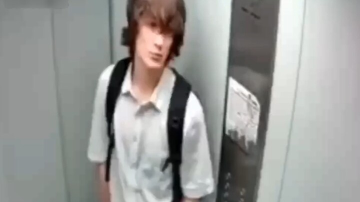 Những người tập thể dục và những người không tập thể dục đều im lặng.