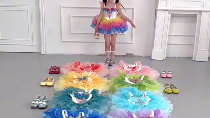 快来选漂亮的公主裙吧。