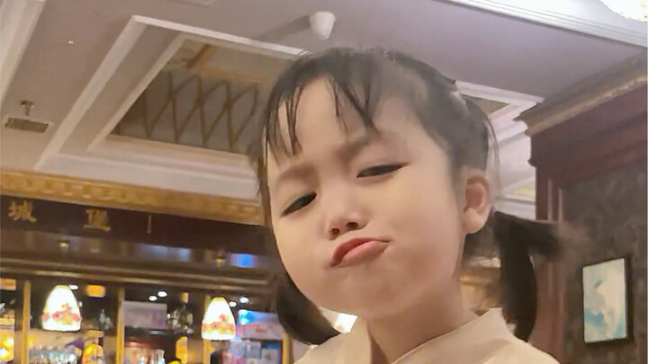 Rốt cuộc là ai dạy cô ấy vậy!!!