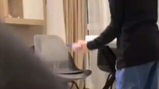 im making muscles a Little bit and i listening music in same time