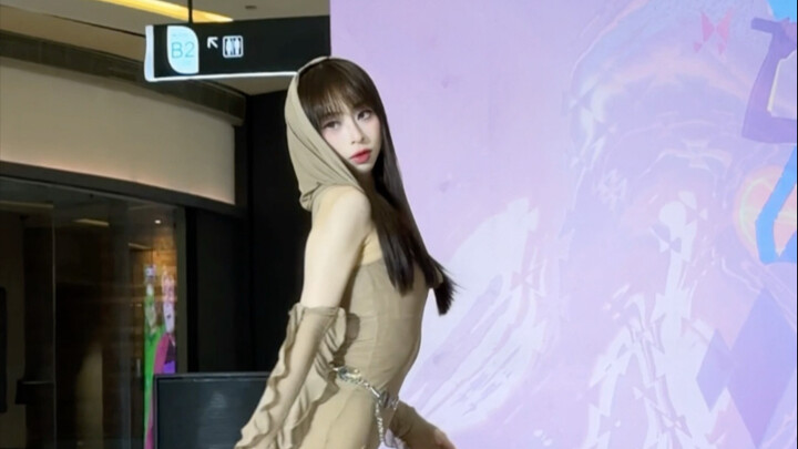 Aku tidak bisa menyemprotnya lagi~ Ini mommy misamo sungguhan - jangan sentuh momo langsung