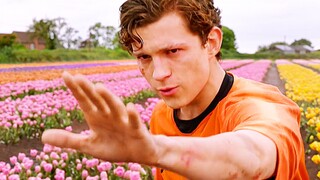 Spider-Man ชอบดูหนังมากจริงๆ!