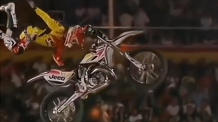 Apakah kegilaanmu juga telah dirantai oleh kehidupan?