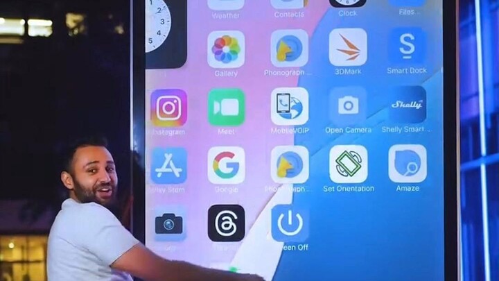 What does the world’s largest iPhone look like?