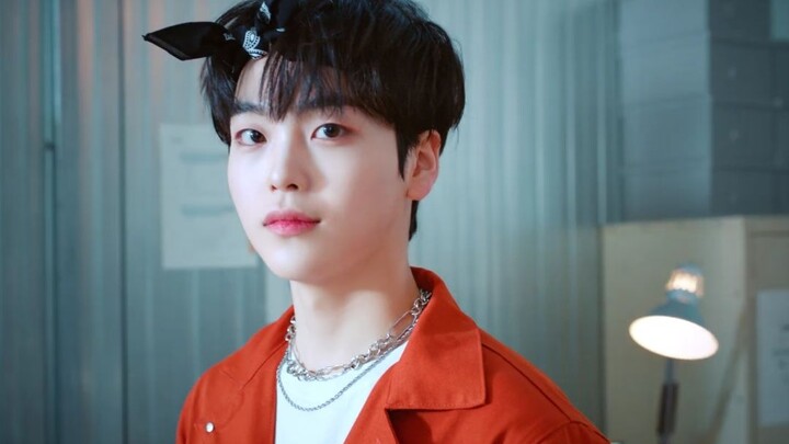 CRAVITY's latest comeback song "Groovy" MV released