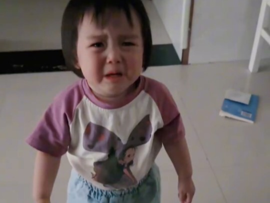 Cute kid can’t even clearly explain the complaint, but mom instantly gets it—so relatable!