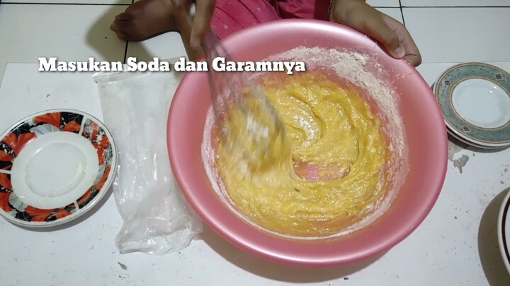 Cara membuat bolu pisang muli - Tugas PRAKTEK PRODUKSI "AYO MEMASAK" kls 7c