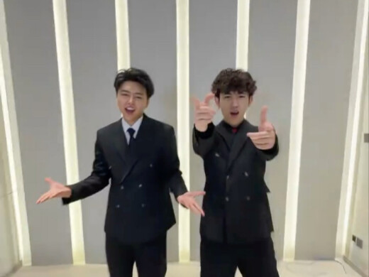 Teeth-baring dance for two 2.0 (camera version)