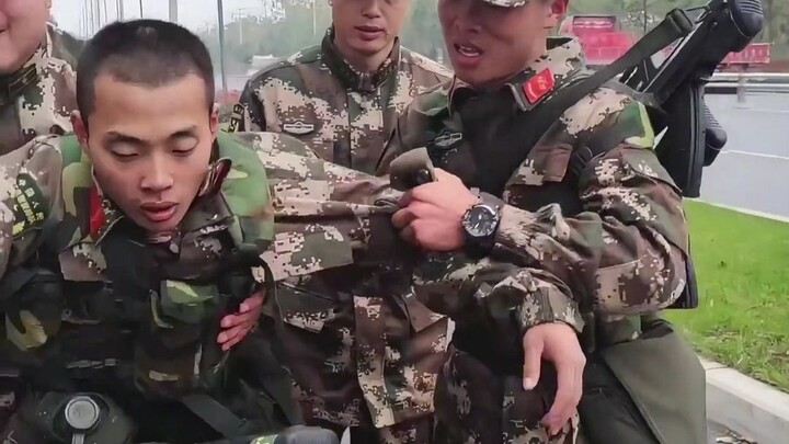 Trong thời gian tại ngũ, dù là đau đầu hay cảm sốt, đơn vị đều có thể giúp bạn phục hồi để trở lại n