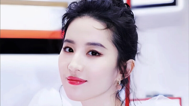 Những bông hồng lớn lên trong một gia đình tràn ngập yêu thương như thế này mới vừa nồng nhiệt lại v