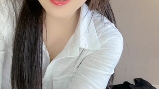 Biểu cảm của mẹ thật phong phú (có cả động tác squat)