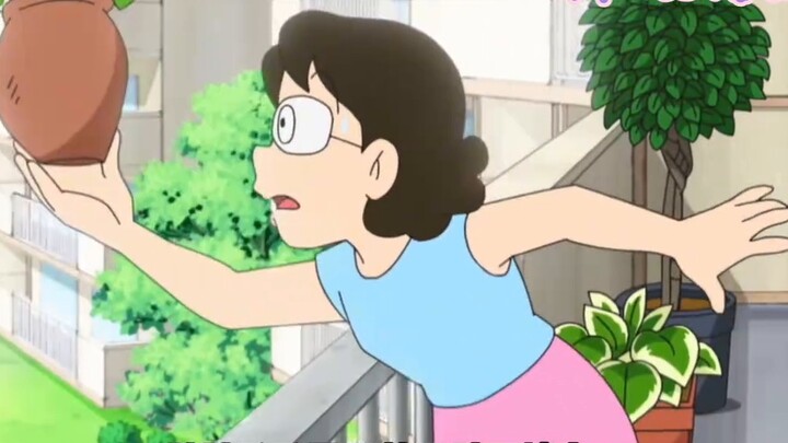 Kamera yang dapat memprediksi kecelakaan, Nobita dan pria gemuk biru menggunakannya untuk menyelamat