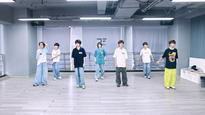 【TF แฟมิลี่รุ่นที่ 5】บันทึกการฝึกซ้อมเต้นของเด็กฝึก (สาขาเฉิงตู) “กฎหนึ่งหมื่นชั่วโมง”