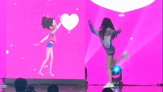 热巴从屏幕后跳出来那一幕像打破了次元壁 我眼里只有巴巴的腿了 比卡通更加可爱的女孩子