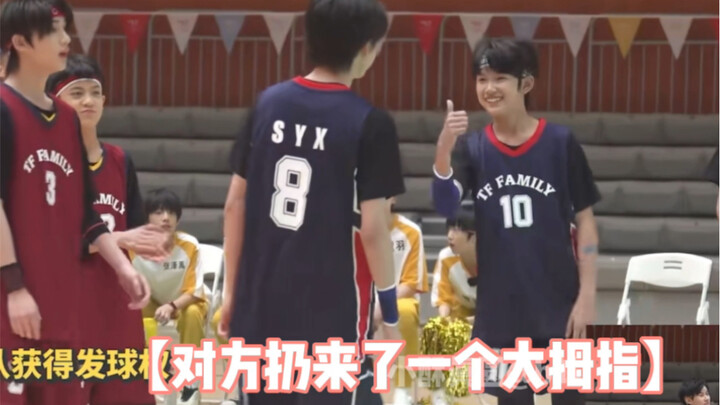 Zhang Ji has loved these two senior brothers since he was a child! His adoring gaze could practicall