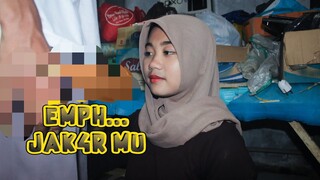 B3RONT4K D4L3M C3L4N4 - FILM PENDEK