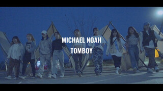 Tarian baru Lisa meng-cover lagu MICHAEL NOAH