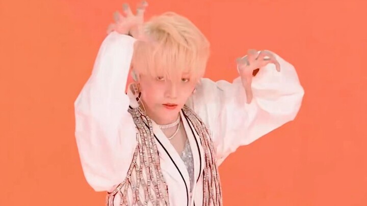 ［ليون］نسخة من أربعة أفراد من THE9