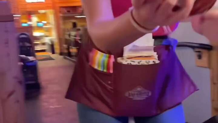 เมื่อฉันบอกพนักงานเสิร์ฟว่าไม่มีซอสมะเขือเทศแล้ว