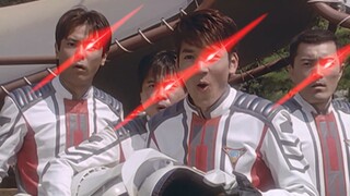 Matanya sangat fokus!