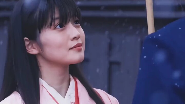 Watched an entire series just for one clip—this female lead is seriously stunning!