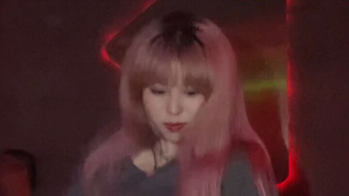 Bagaimana rasanya menjadi orang kpop yang pergi ke bar kpop? 【pop】【Lin Nayeon】｜Berantakan sekali...