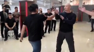 2019年咏春大师进行比武切磋，两人乱拳出击，场面一度非常焦灼
