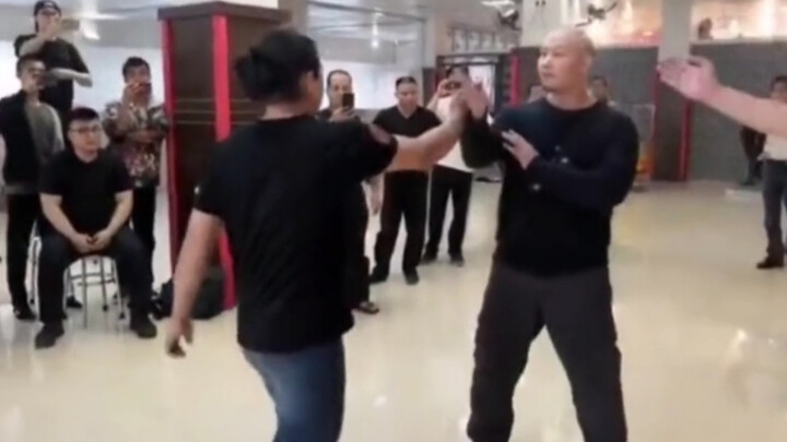 في عام 2019، تبارى أساتذة الوينج تشون في مسابقة تدريبية، حيث أطلق اللاعبان ضربات عشوائية، ووصلت الحا