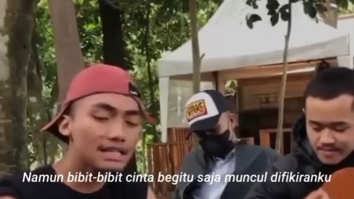 suaranya candu dari yg asli