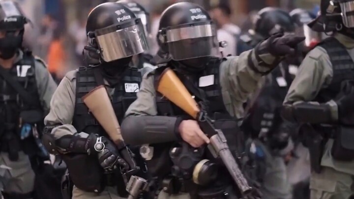 [Hong Kong Police] “Three batons shatter the spirit of independence—Sir, I am Chinese!”