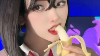 มอบกล้วยของคุณ! Ayase Momo รับบทเป็น "The Daring Party"