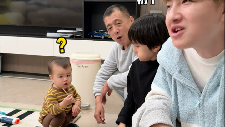 عامل جمع القمامة في منزلي