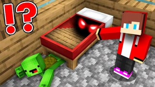 What is the RED-EYED MONSTER Doing in JJ's Bed in Minecraft Challenge - Maizen JJ and Mikey