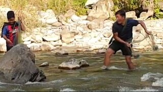 cast netting in Nepal | himalayan trout fishing with handmade cast net |