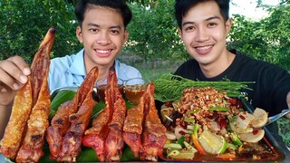 หางหมูอบกรอบๆ ตำแตงหมูยอ หางหมูสุดกรอบส้มตำก็สุดเด็ด.