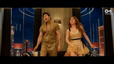 Husnn_Hai_Suhaana_New_-_Full_Song___Coolie_No.1__VarunDhawan___Sara_Ali_Khan___Chandana,_Abhijeet(10